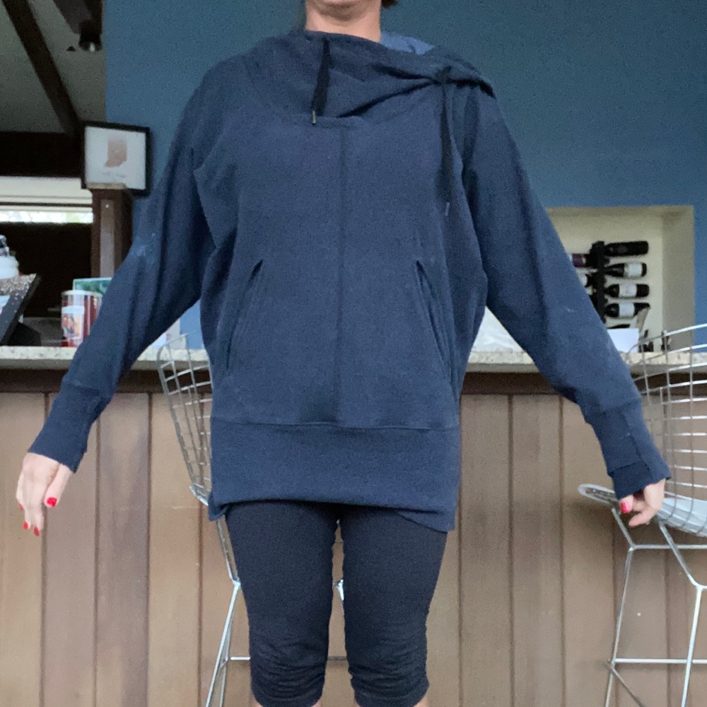 Great sweatshirt with hood